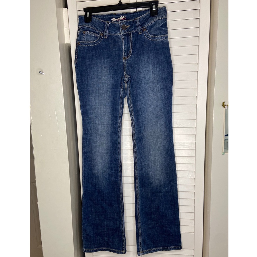 Like new!!! Wrangler Retro Mae Jeans, Mid Rise, 5 Pocket, Bootcut; Size 5X32